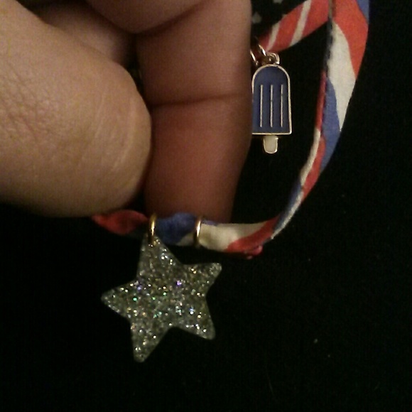 2 pkgs ( 4 bracelets) for only $8! - Picture 4 of 8